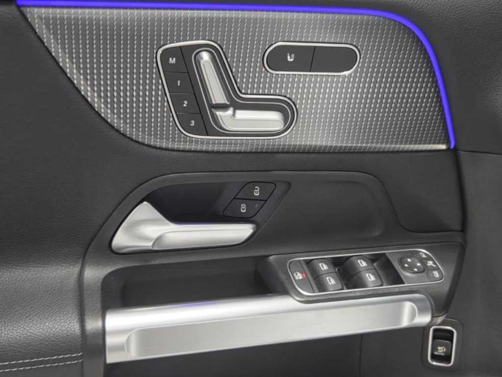 Mercedes Benz GLB Class - Vista 9