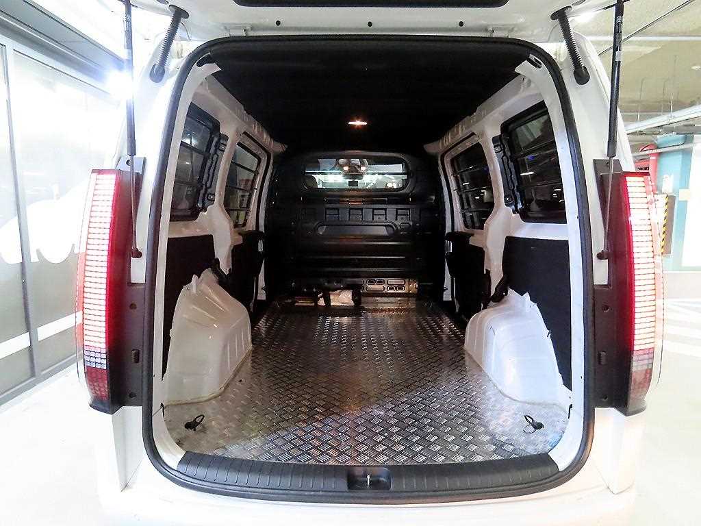 HYUNDAI Staria 2023 Blanco - Importación desde Corea - HF Imports Iquique - Foto 18