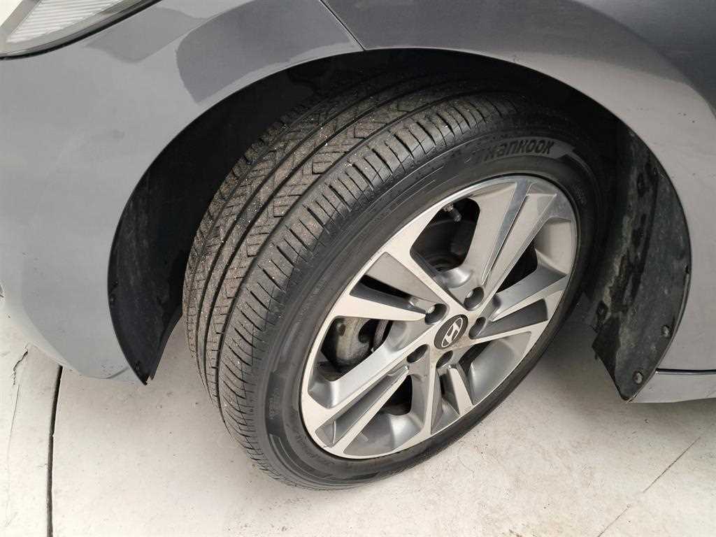 HYUNDAI Avante 2018 Gris - Importación desde Corea - HF Imports Iquique - Foto 18