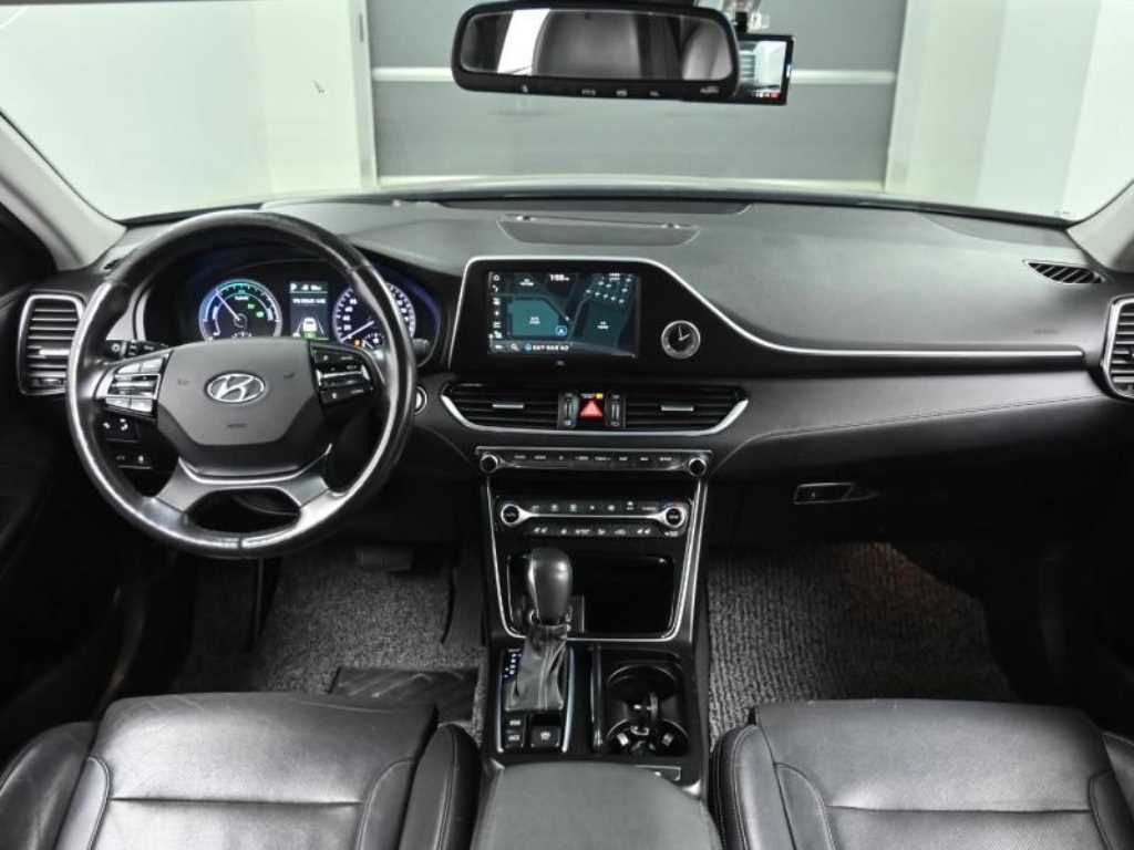 HYUNDAI Grandeur - Vista 7