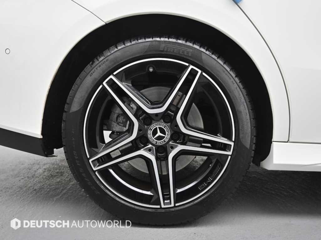 Mercedes Benz CLA Class - Vista 5