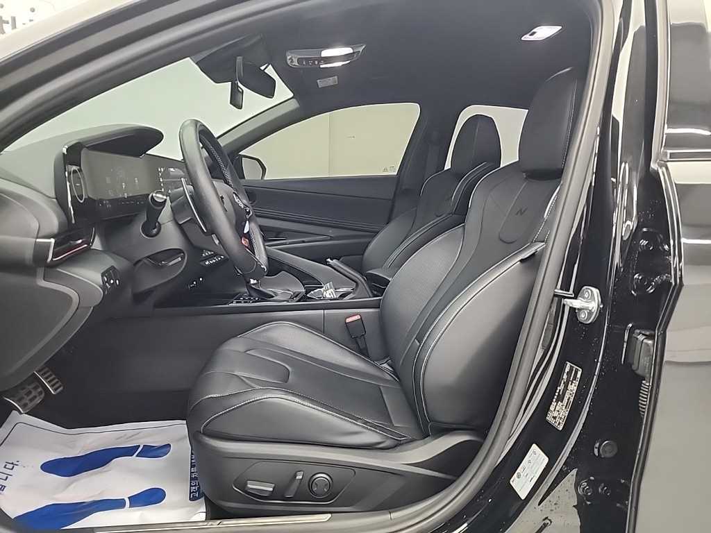 HYUNDAI Avante - Vista 11