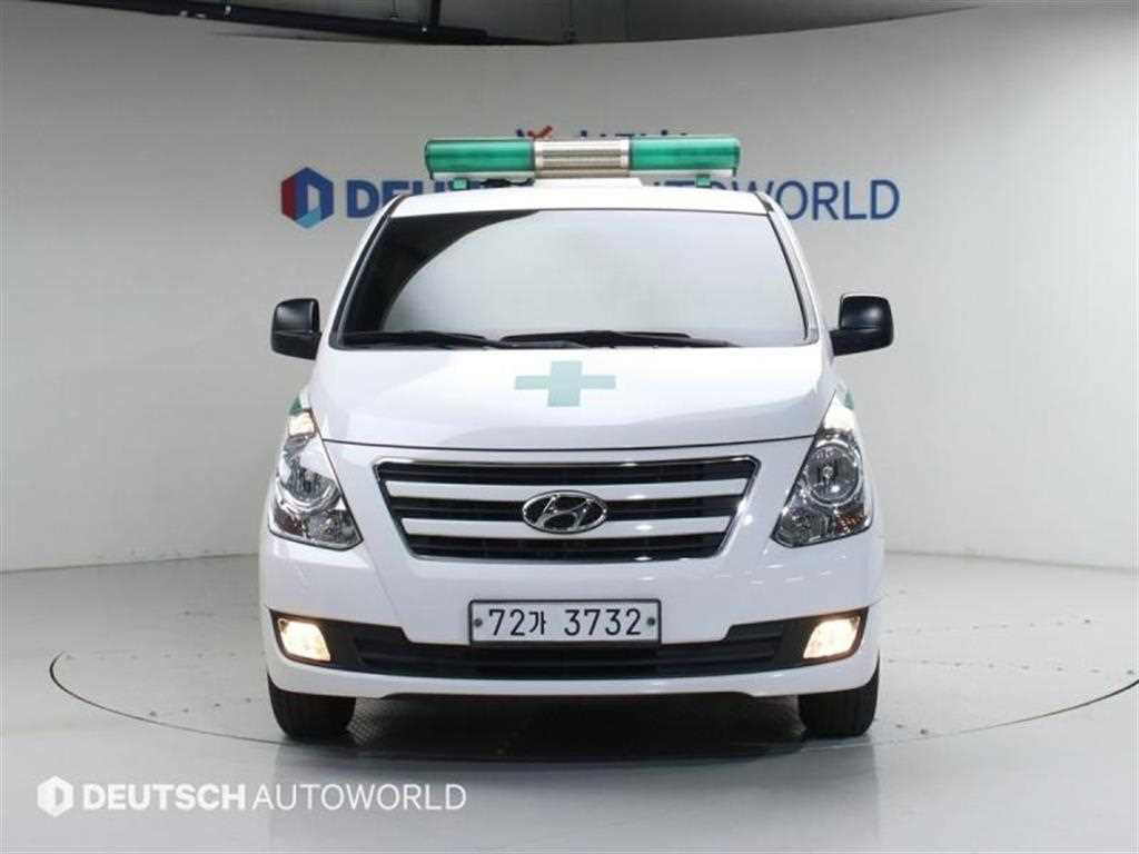 HYUNDAI Starex - Vista 3