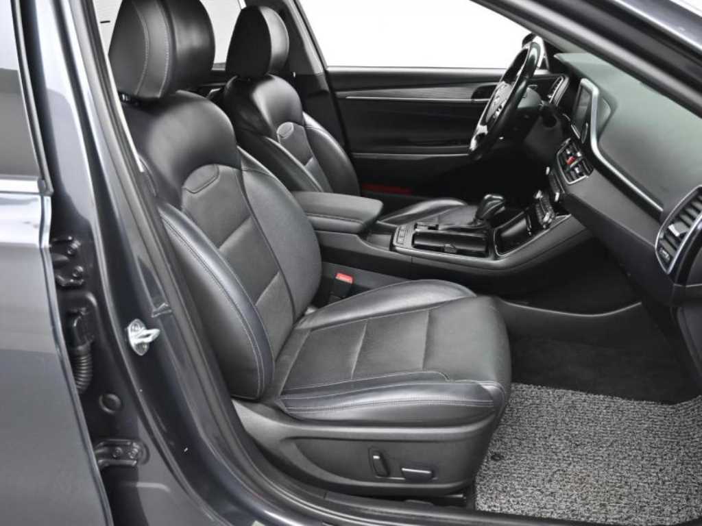 HYUNDAI Grandeur - Vista 10