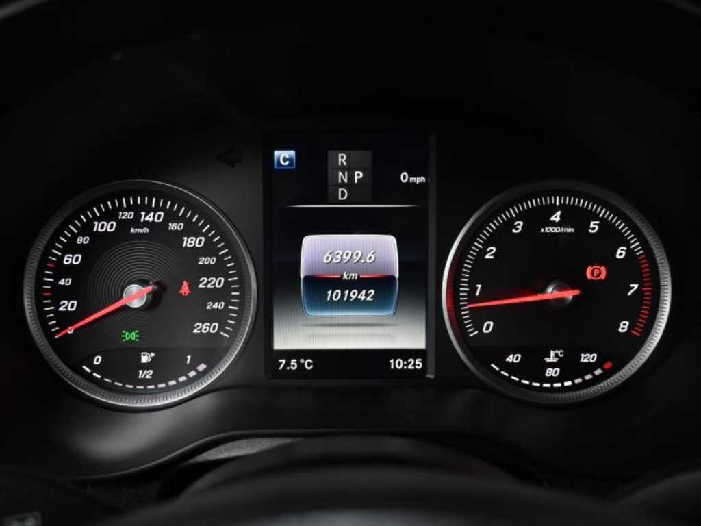 Mercedes Benz GLC Class - Vista 8