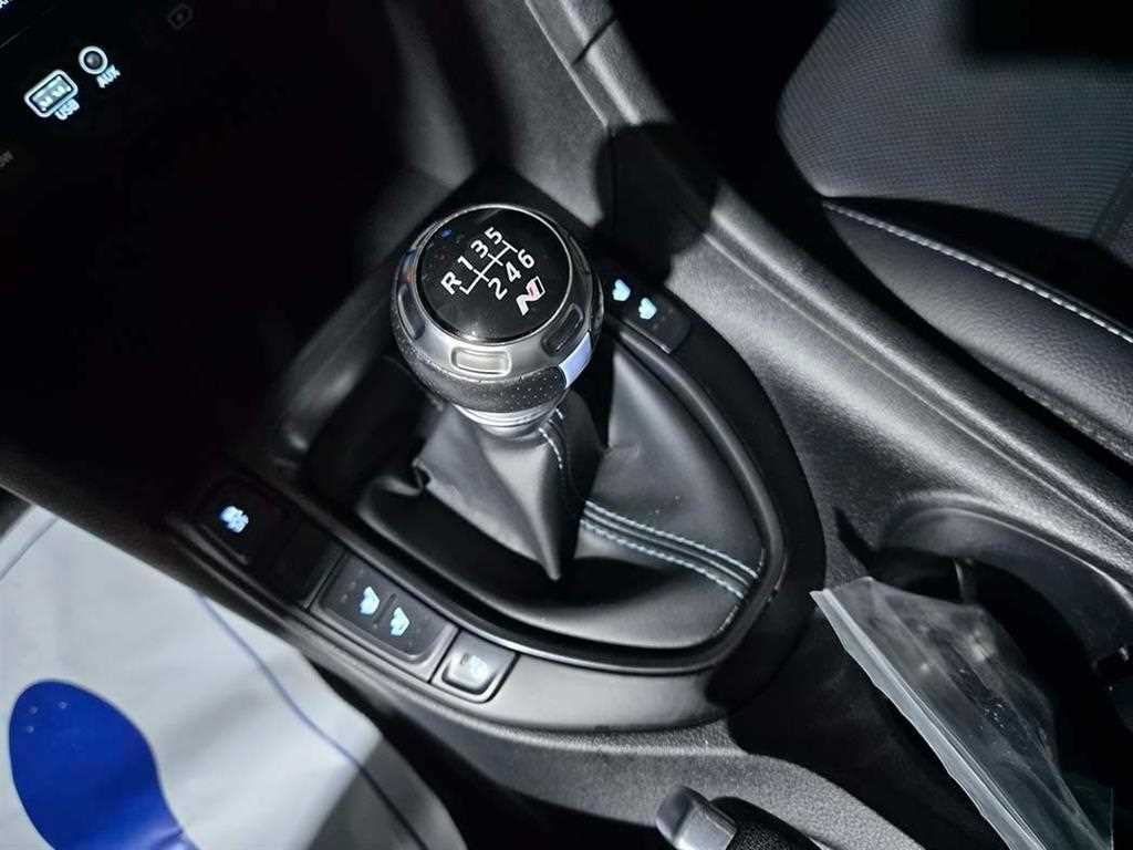 HYUNDAI Veloster - Vista 10