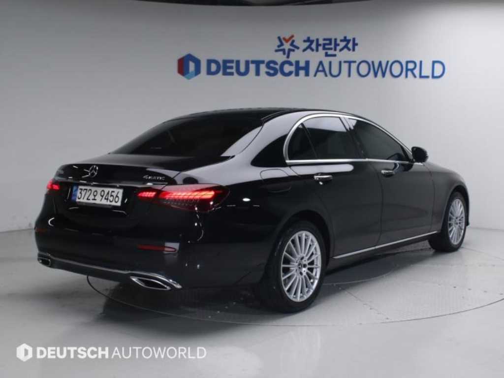 Mercedes Benz E class - Vista 2