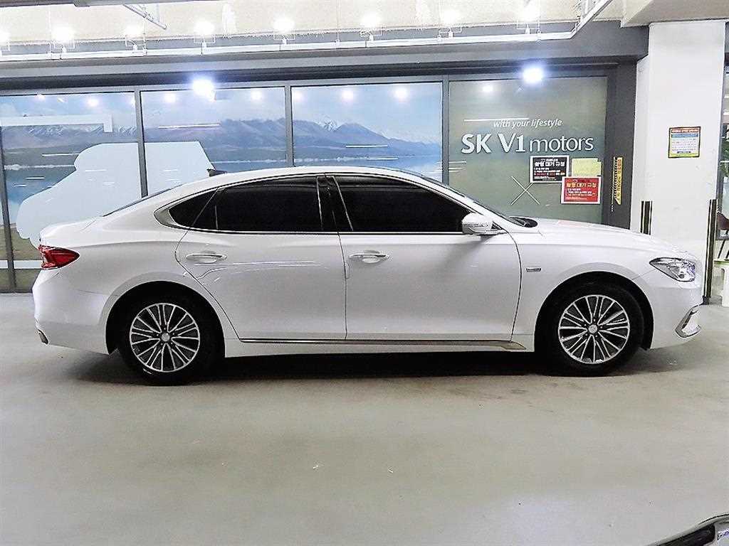 HYUNDAI Grandeur - Vista 3