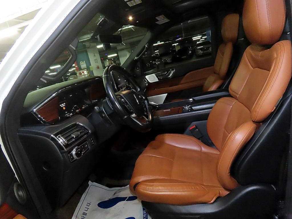 Lincoln Navigator - Vista 6