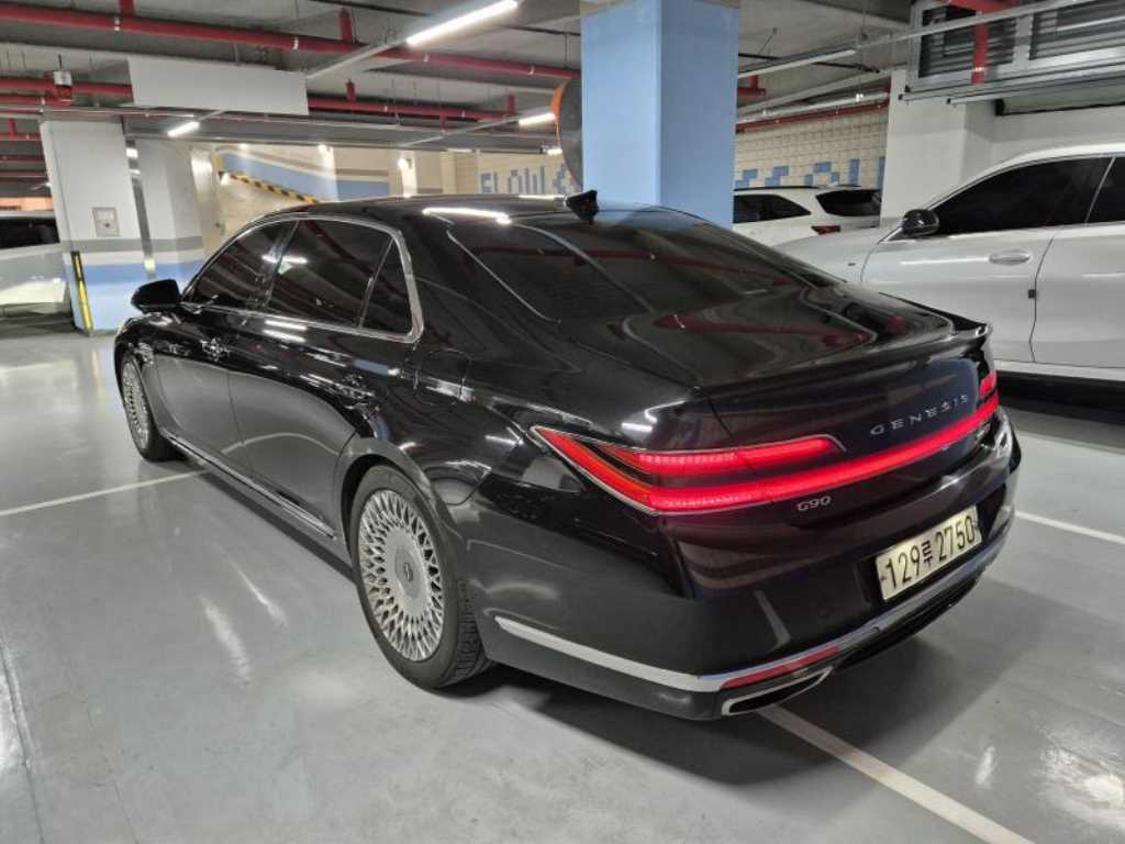 Genesis G90 - Vista 4