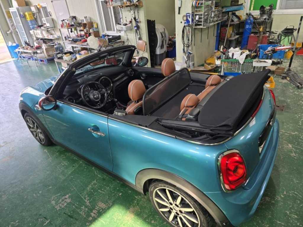 Mini Cooper Convertible - Vista 7