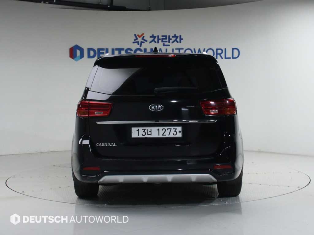 KIA Carnival - Vista 4