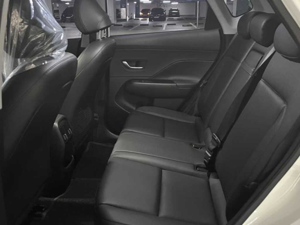 HYUNDAI Kona - Vista 8