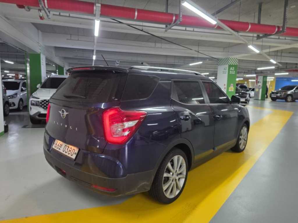 Ssangyong Tivoli - Vista 4