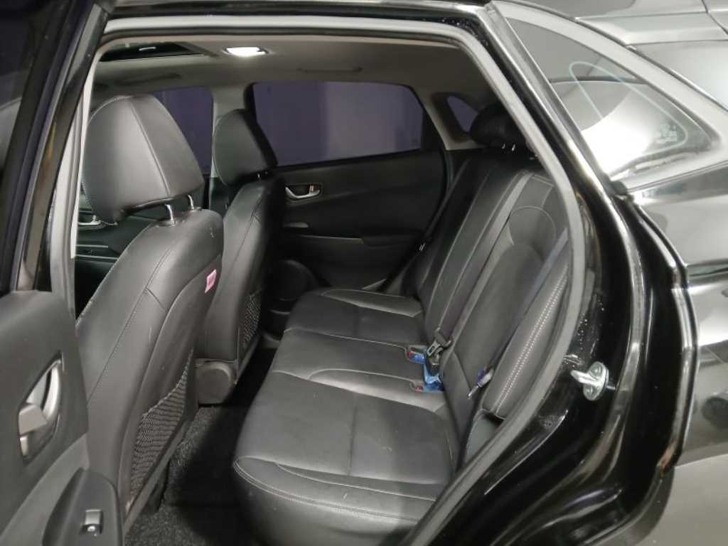 HYUNDAI Kona - Vista 7