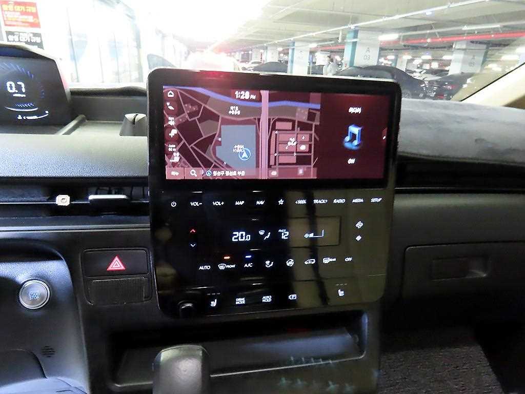 HYUNDAI Staria - Vista 11