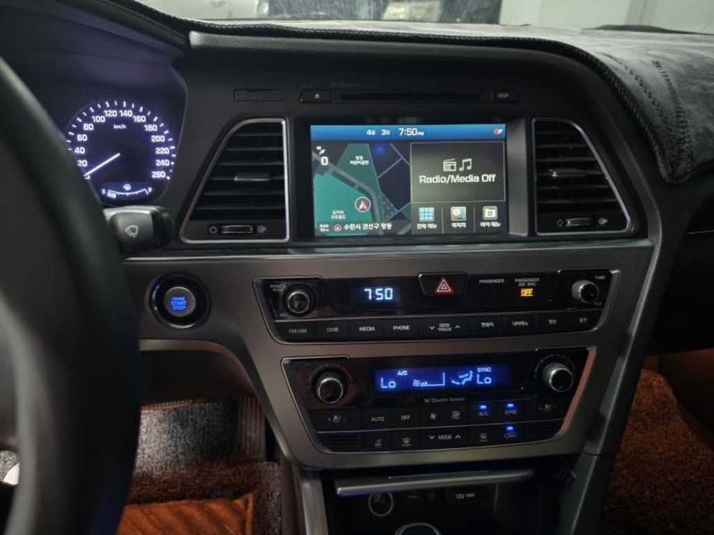 HYUNDAI Sonata - Vista 5