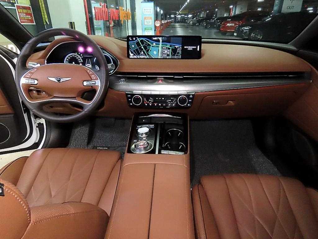Genesis G80 - Vista 10