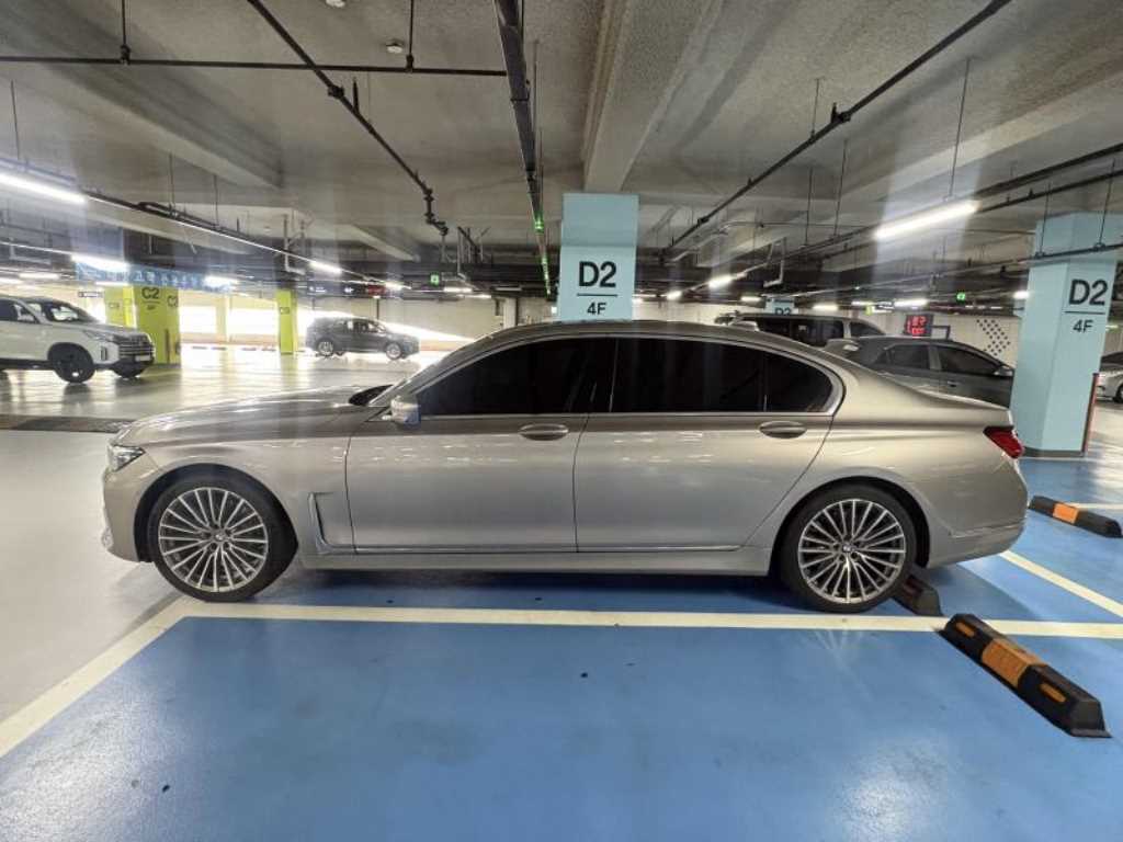 BMW 7 Series - Vista 3
