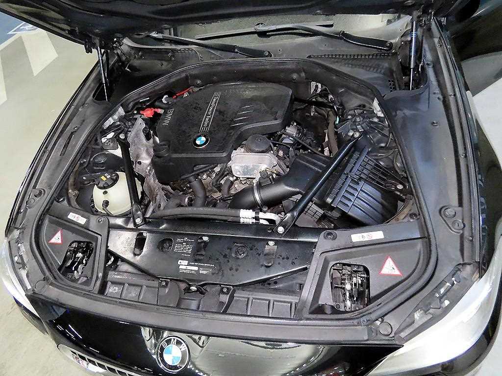 BMW 5 Series 2014 Negro - Importación desde Corea - HF Imports Iquique - Foto 19