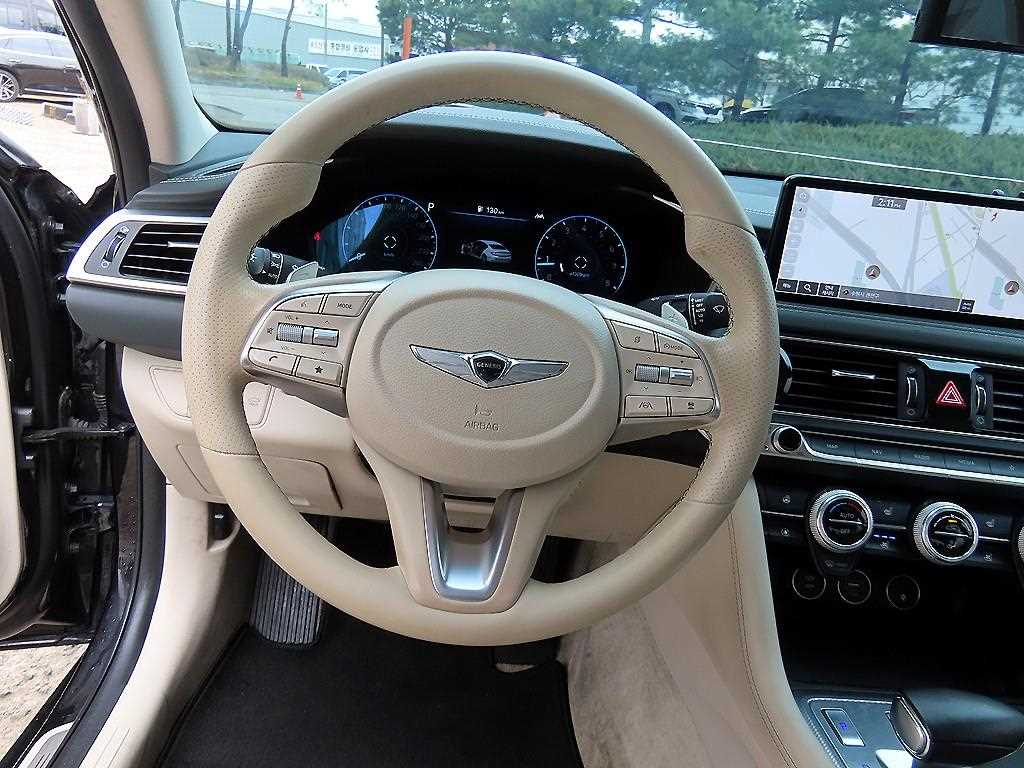 Genesis G70 - Vista 8