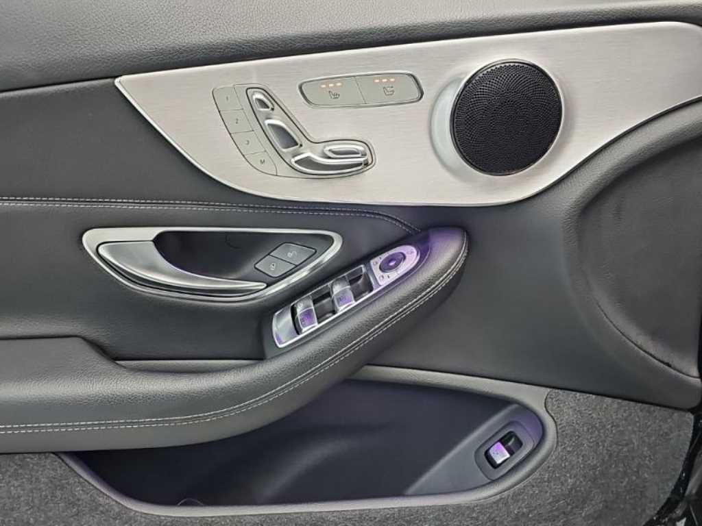 Mercedes Benz C Class 2018 Negro - Importación desde Corea - HF Imports Iquique - Foto 16