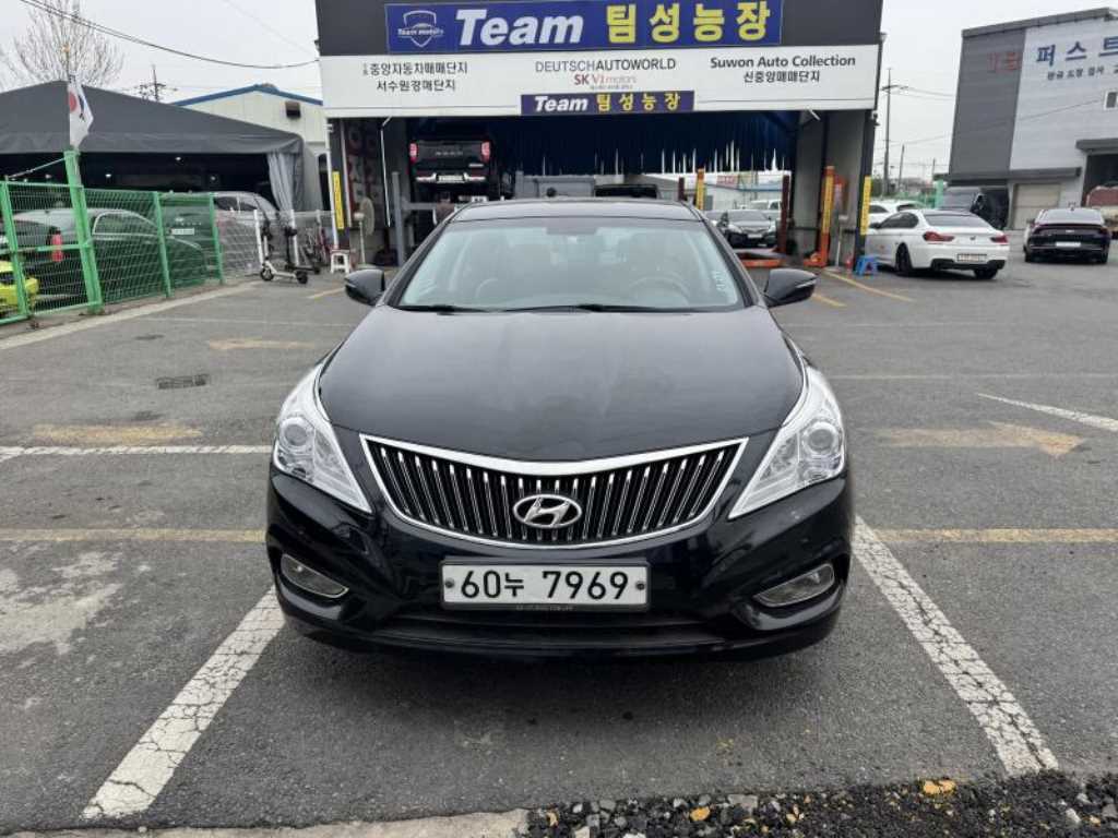 HYUNDAI Grandeur - Vista 2