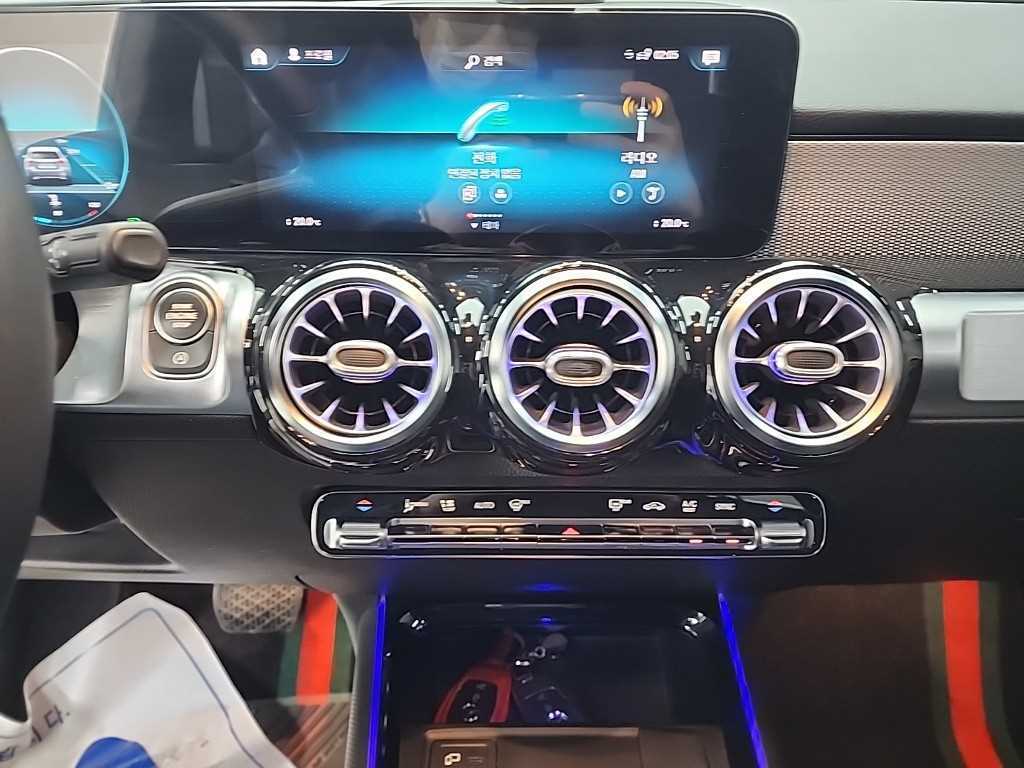 Mercedes Benz GLB Class - Vista 11