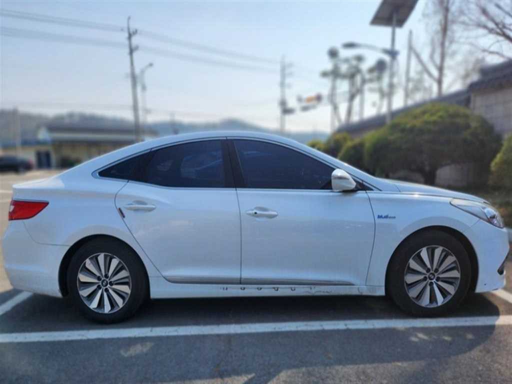 HYUNDAI Grandeur - Vista 4