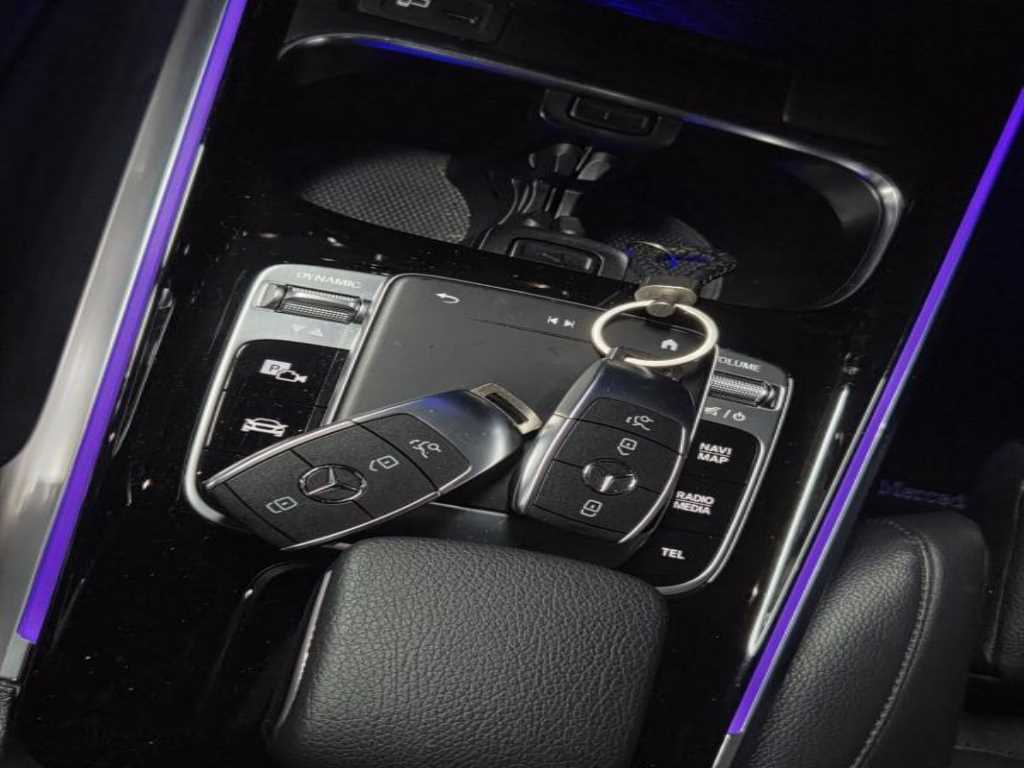 Mercedes Benz GLB Class - Vista 8