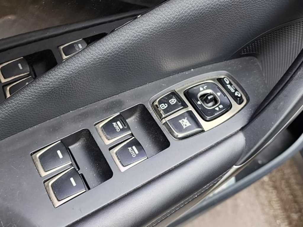 HYUNDAI Grandeur - Vista 9