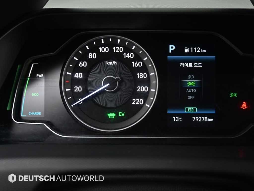 HYUNDAI Ioniq - Vista 8