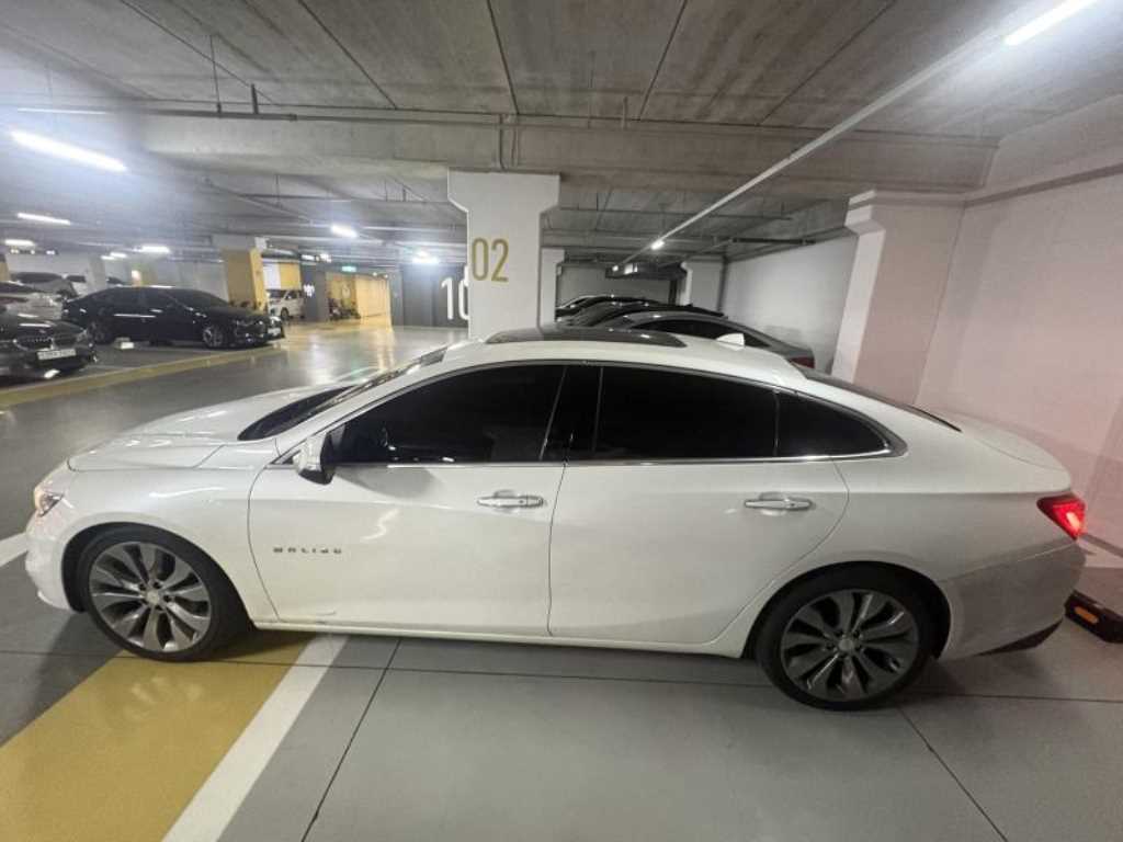 Chevrolet Malibu - Vista 3