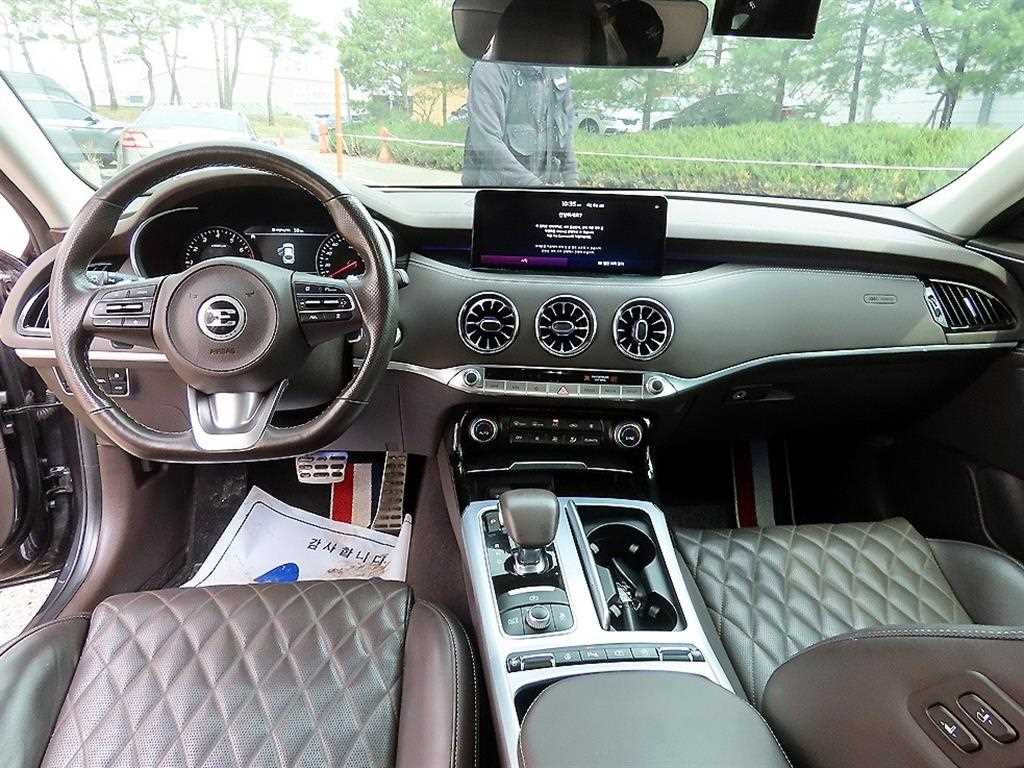 KIA Stinger - Vista 7