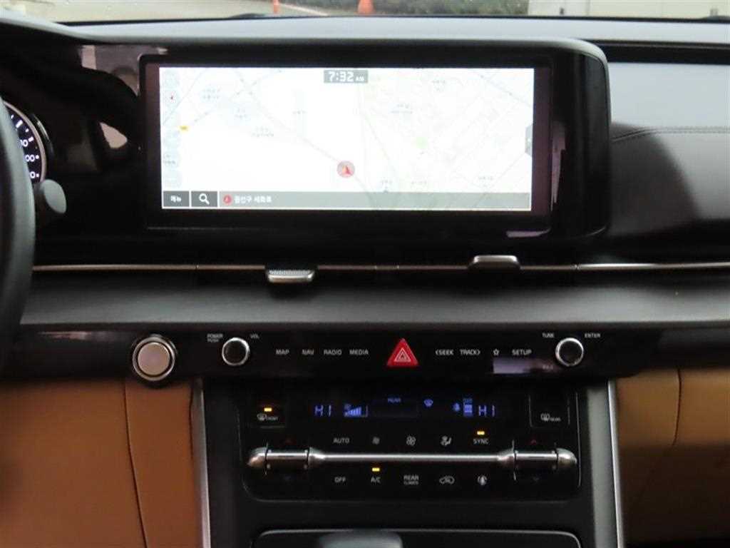 KIA Carnival - Vista 11
