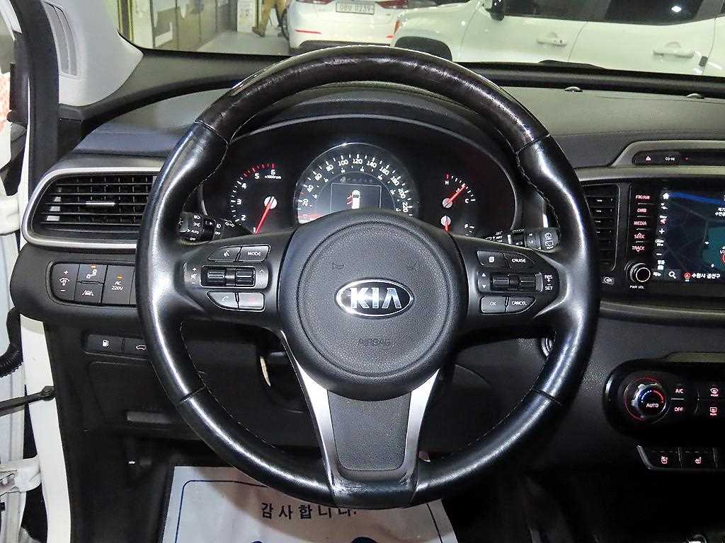 KIA Sorento - Vista 8