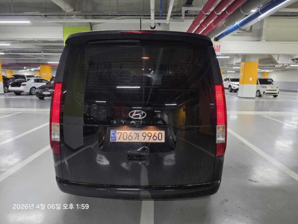HYUNDAI Staria - Vista 3