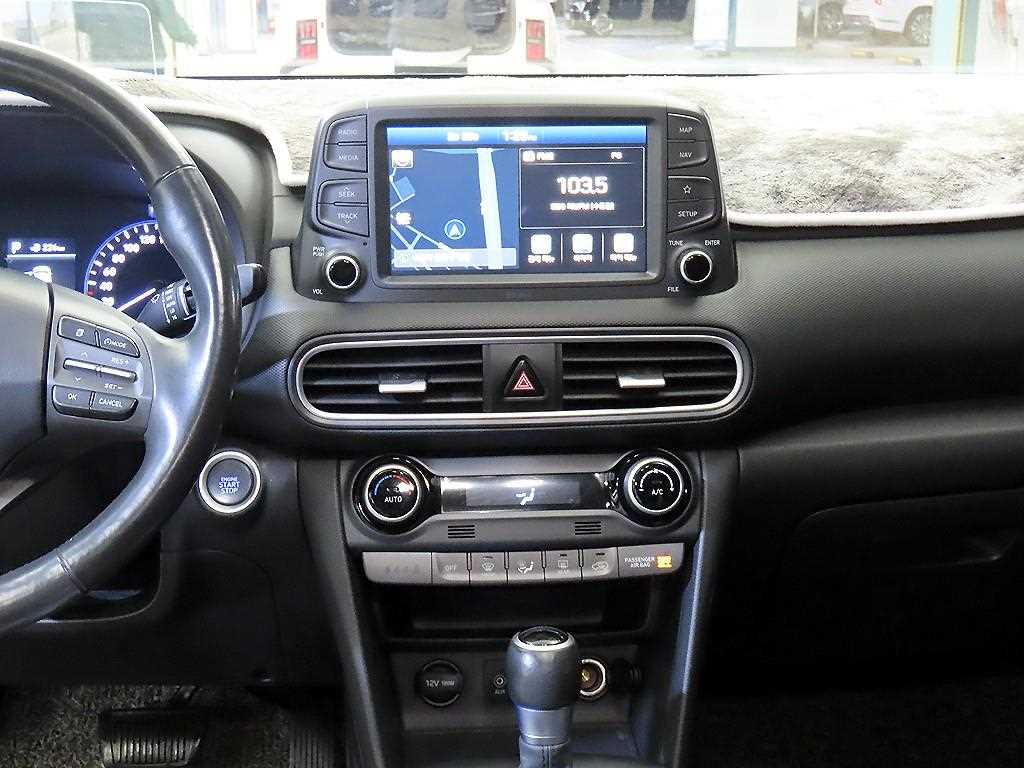 HYUNDAI Kona - Vista 11