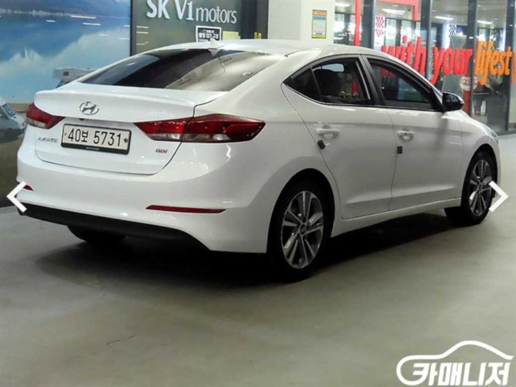 HYUNDAI Avante - Vista 4
