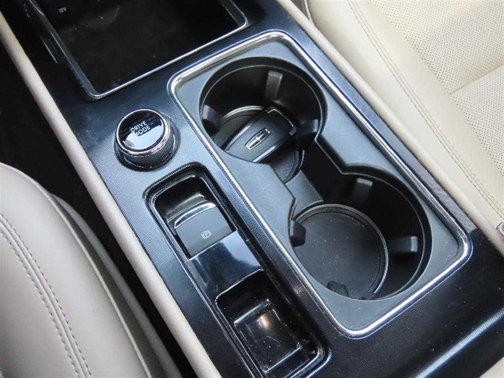 Lincoln Corsair - Vista 8