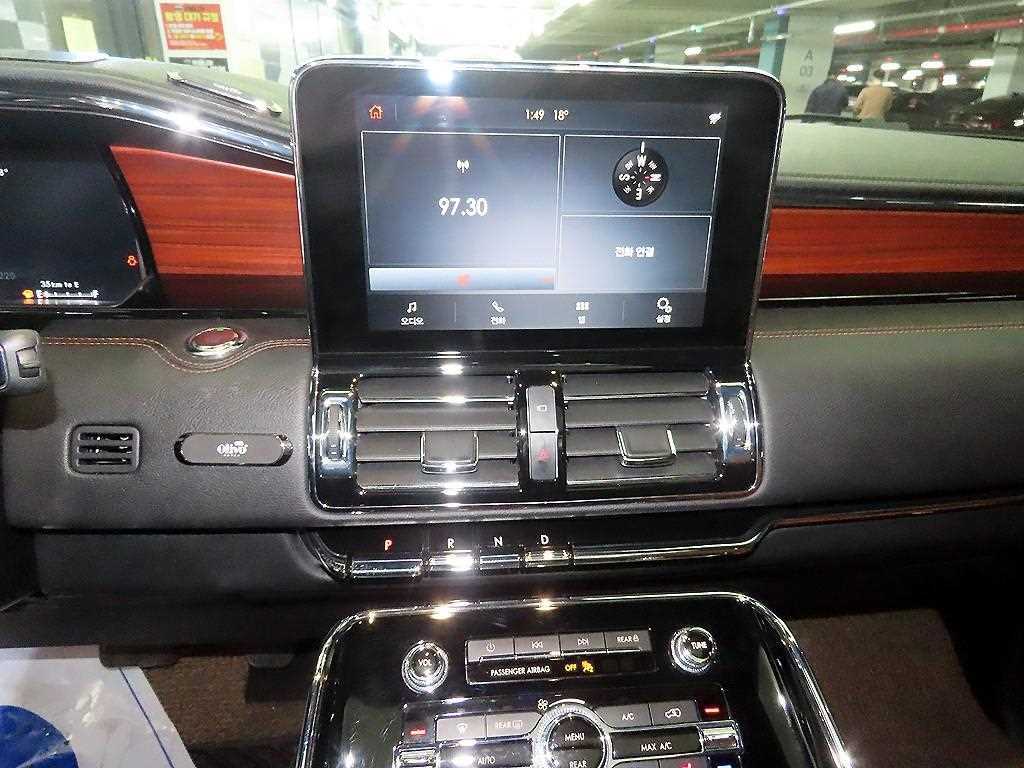 Lincoln Navigator - Vista 11