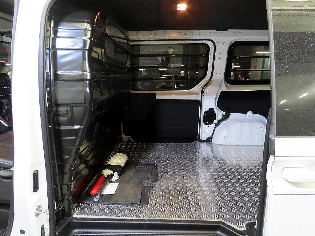 HYUNDAI Staria - Vista 7