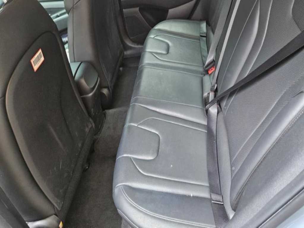 HYUNDAI Avante - Vista 6