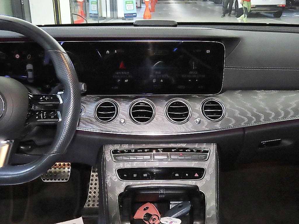 Mercedes Benz E class - Vista 11