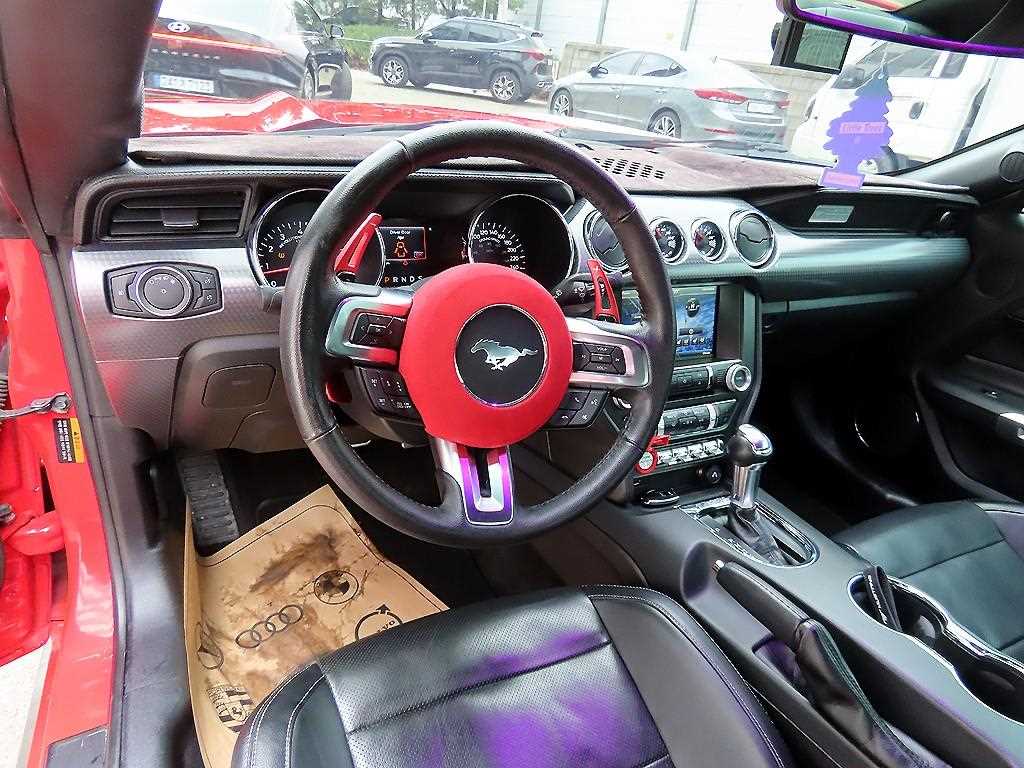 Ford Mustang - Vista 7