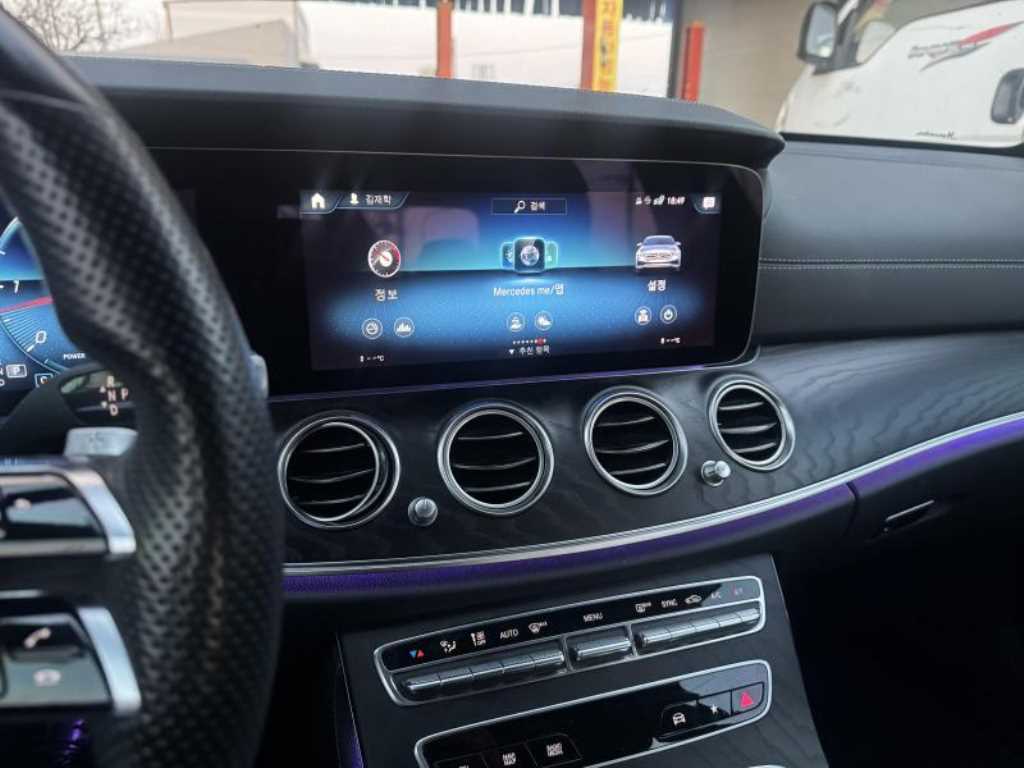 Mercedes Benz E class - Vista 10