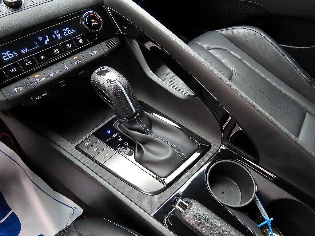 HYUNDAI Avante - Vista 10