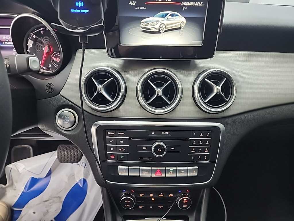 Mercedes Benz CLA Class - Vista 10