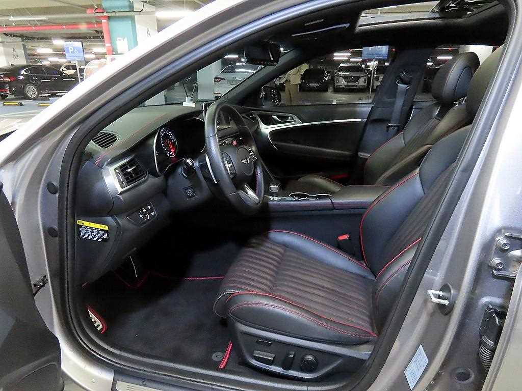 Genesis G70 - Vista 6