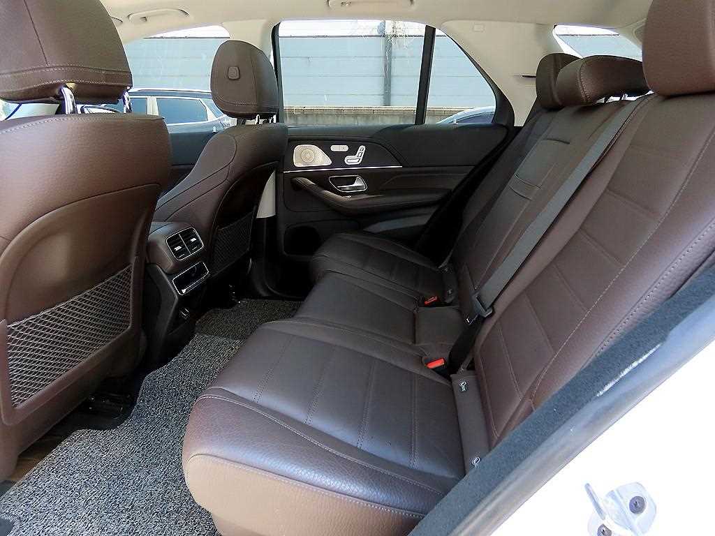 Mercedes Benz GLE Class - Vista 6